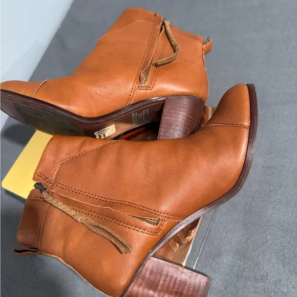 Toms Tan Leather Ankle Boots - Picture 4 of 9